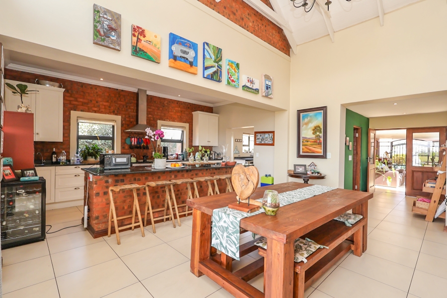 To Let 4 Bedroom Property for Rent in The Coves North West